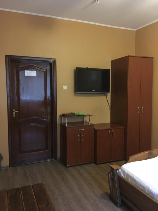 Міні-Готель Нептун Riwne Exterior foto