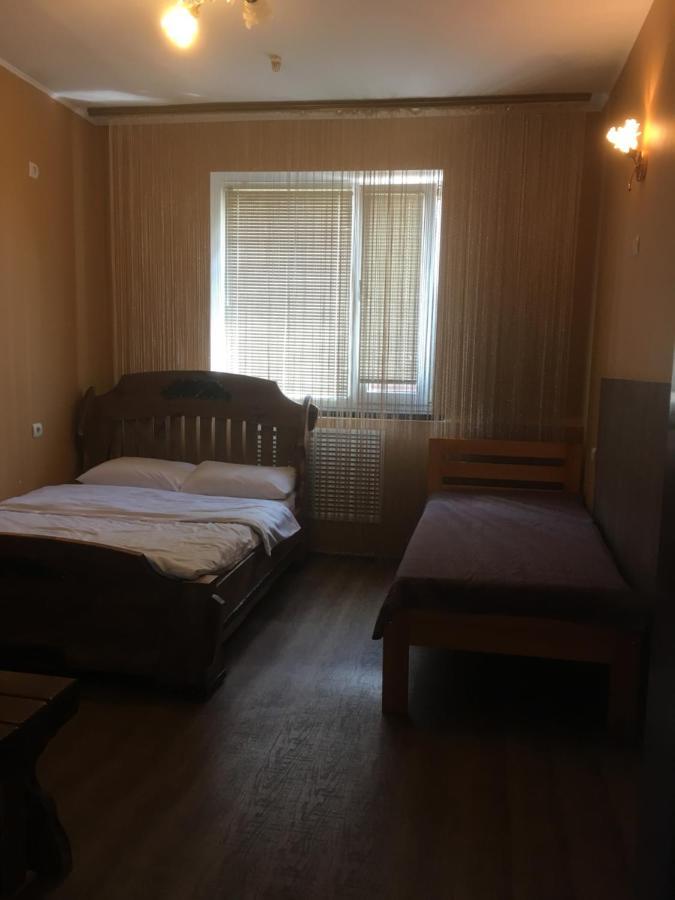 Міні-Готель Нептун Riwne Exterior foto